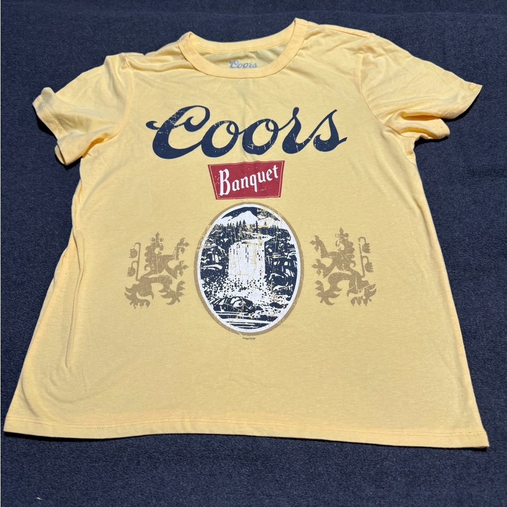 Hybrid & Company Yellow Graphic Tee